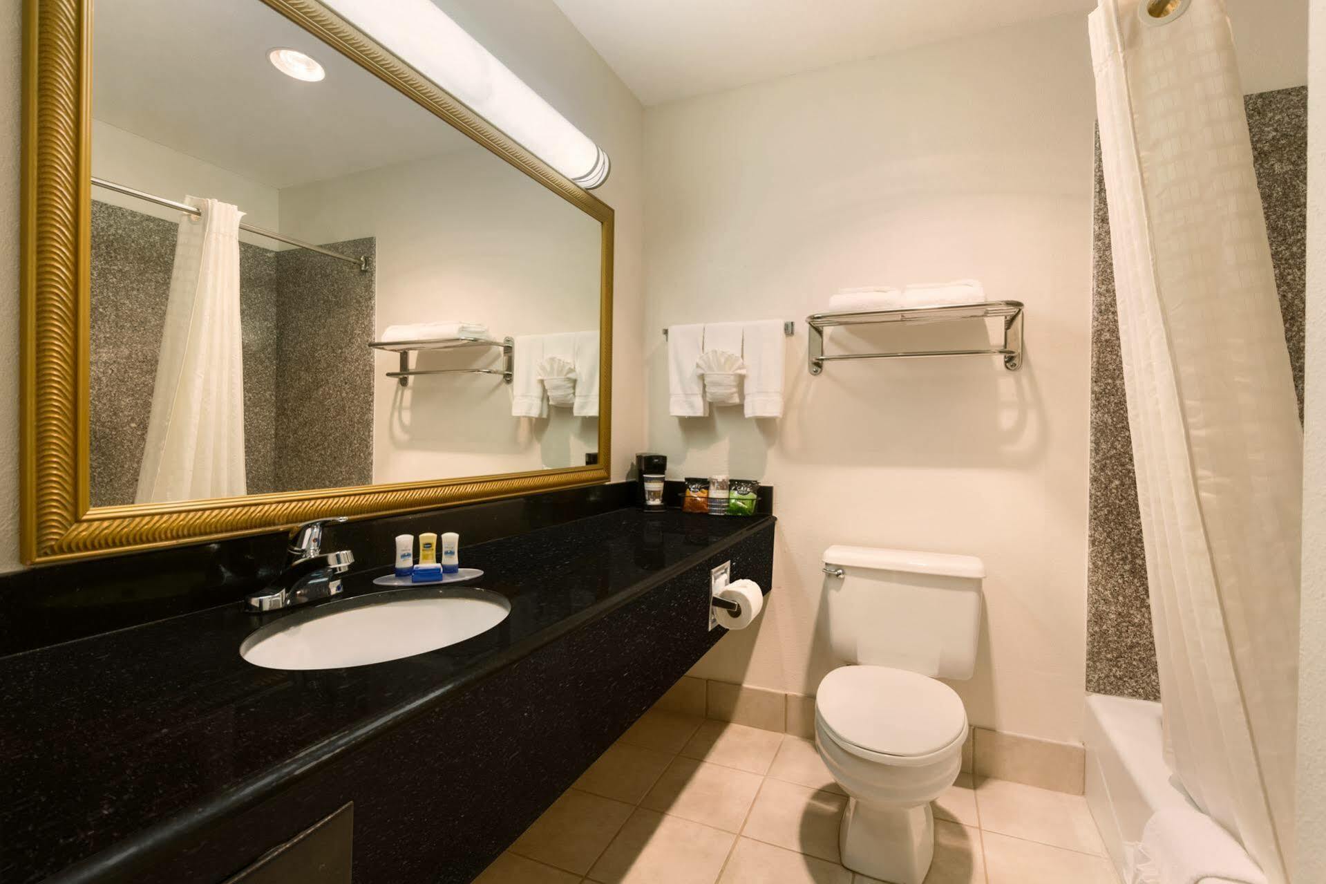 Broadway Inn & Suites Οκλαχόμα Εξωτερικό φωτογραφία